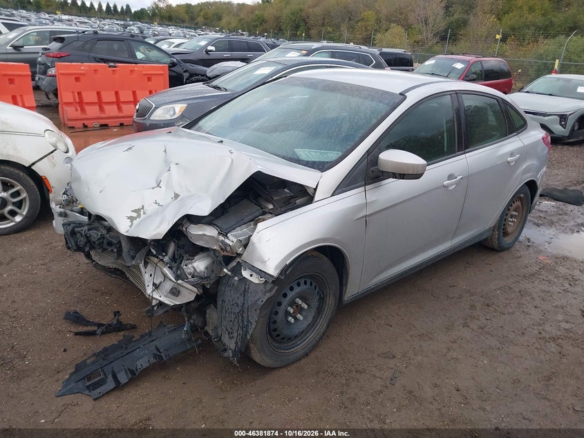 Vin: 1fahp3f2xcl463569, lot: 46882221, ford focus se 20122