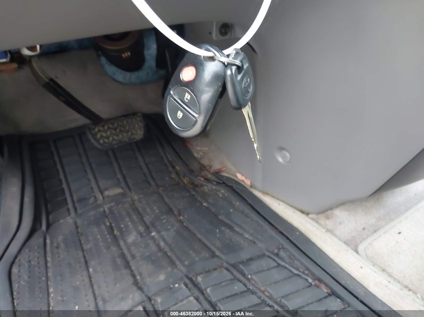 2005 TOYOTA SIENNA CE · Фото 11