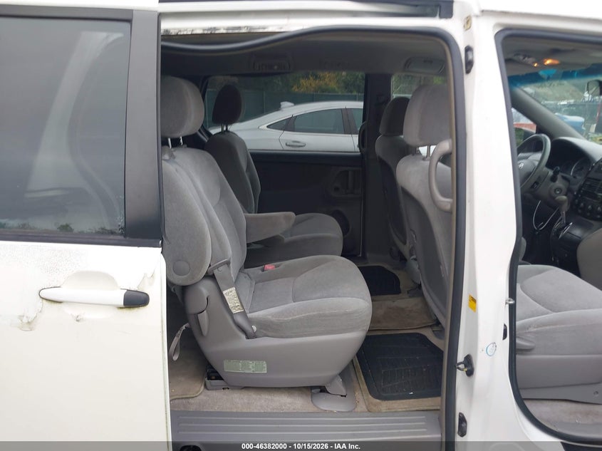 2005 TOYOTA SIENNA CE · Фото 8