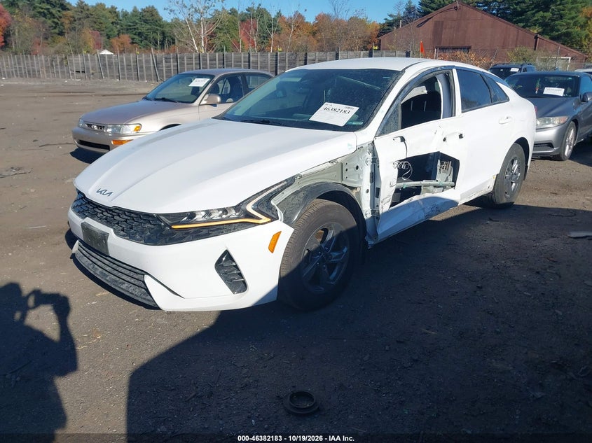 2023 Kia K5 Lxs, Left Side, IAAI, VIN 5XXG14J24PG199159 — photo 2