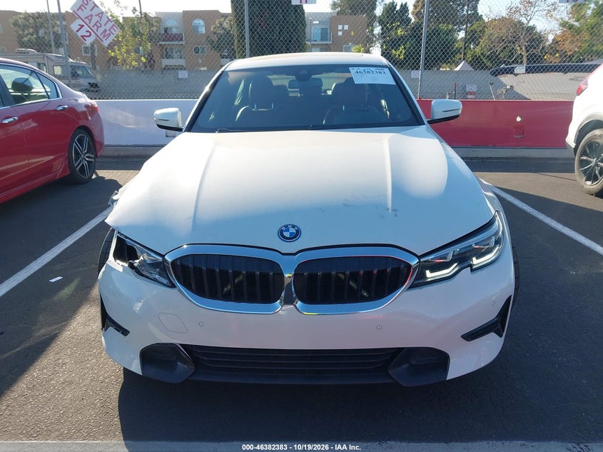 BMW 330E - zdjęcie 12