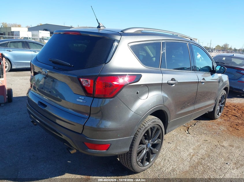 Vin: 1fmcu9gd0kua61564, lot: 46882873, ford escape se 20194