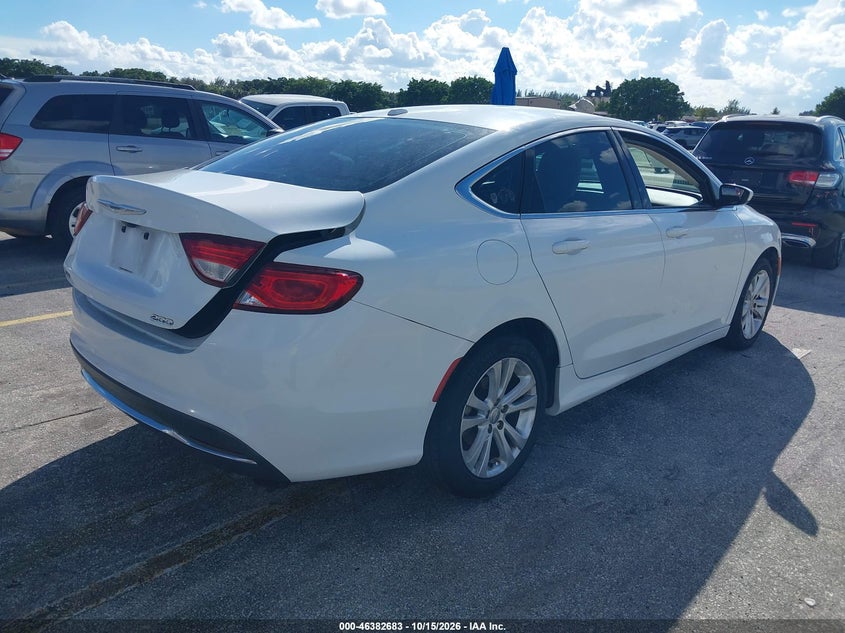 2015 CHRYSLER 200 LIMITED · Photo 4