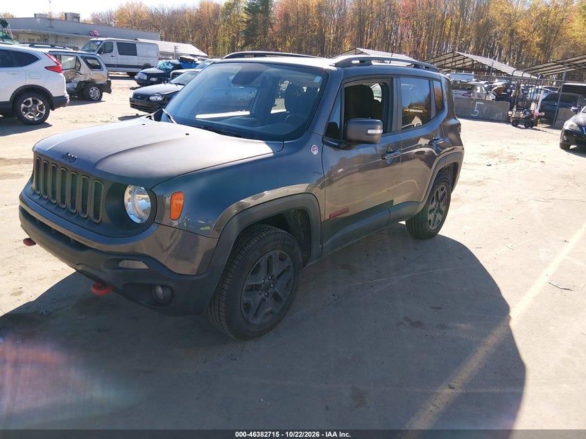2018 Jeep Renegade Trailhawk 4X4, Right Side, IAAI, VIN ZACCJBCB5JPG71727 — photo 2