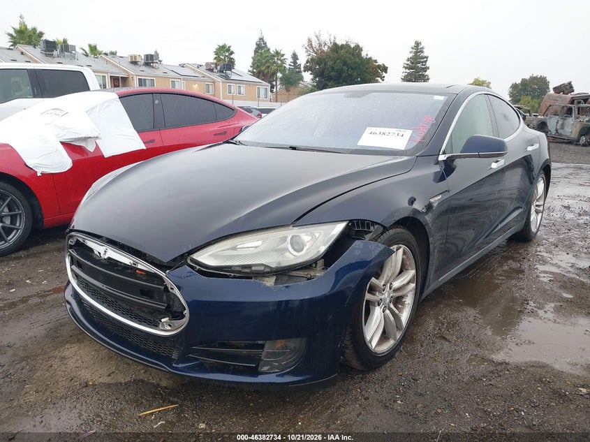 Vin: 5yjsa1cg5dfp16162, lot: 46883081, tesla model s 20132