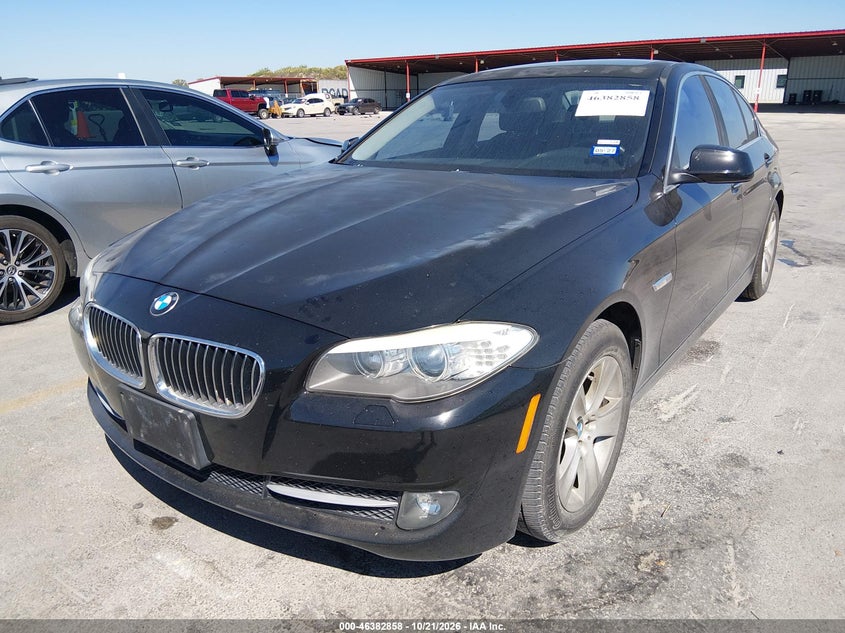 2013 BMW 528I, Normal Wear & Tear, IAAI, VIN WBAXG5C54DD231137 — photo 2