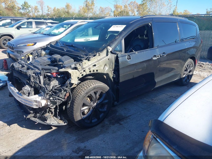 Vin: 2c4rc1eg6jr168274, lot: 46883342, chrysler pacifica touring l plus 20182