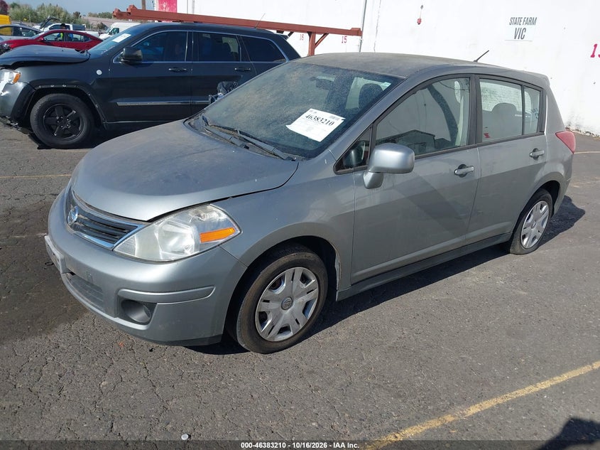 Vin: 3n1bc1cp5al458283, lot: 46883557, nissan versa 1.8s 20102