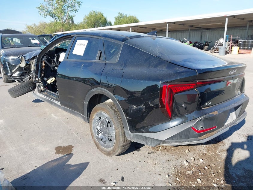 Vin: 3kpft4de5se216998, lot: 46883655, kia k4 lx 20253