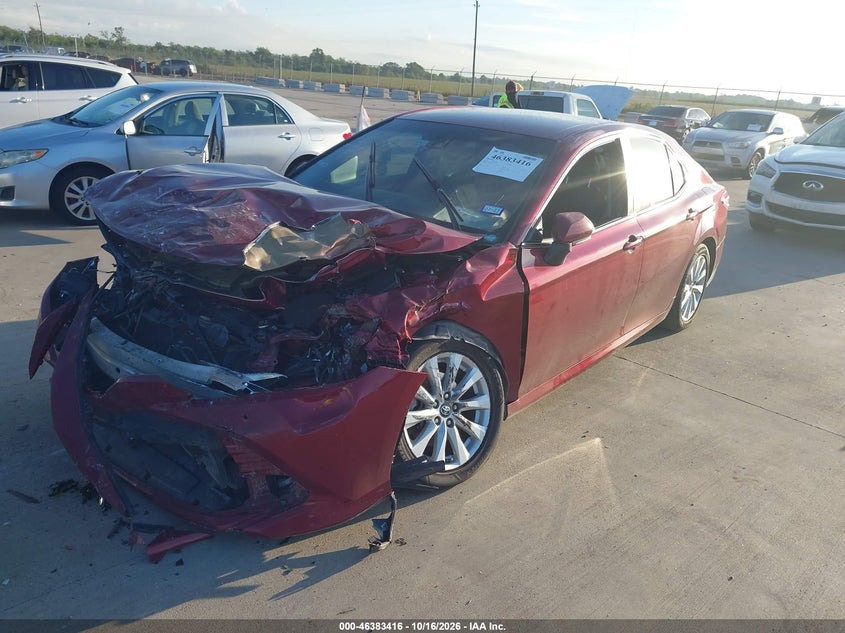 2018 Toyota Camry Le, Front End, IAAI, VIN 4T1B11HK3JU648259 — photo 2