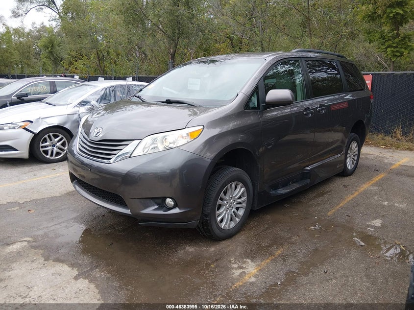 Vin: 5tdyk3dc1ds317923, lot: 46884342, toyota sienna xle v6 8 passenger 20132