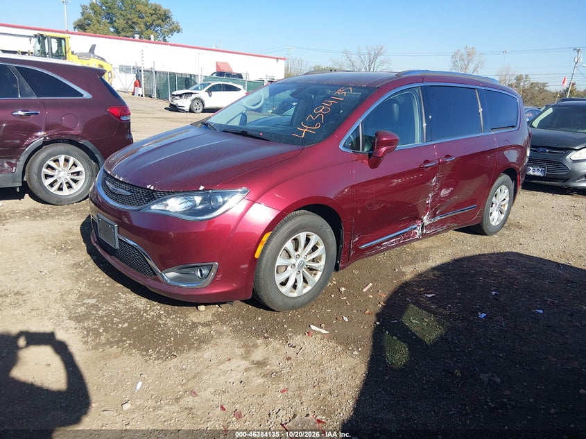 2018 Chrysler Pacifica Touring L, Left Side, IAAI, VIN 2C4RC1BG3JR247499 — photo 2