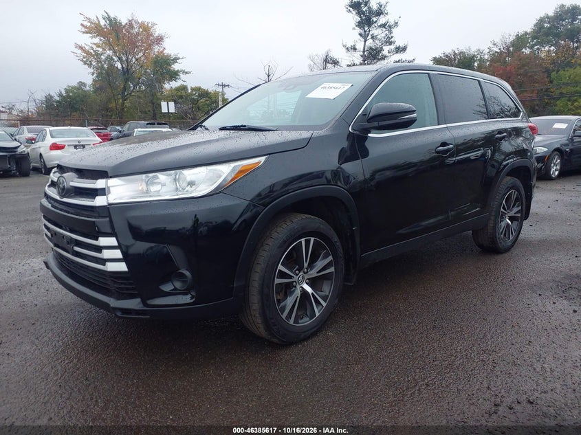 2019 Toyota Highlander Le, Левый бок, IAAI, VIN 5TDBZRFH4KS947915 — фото 2