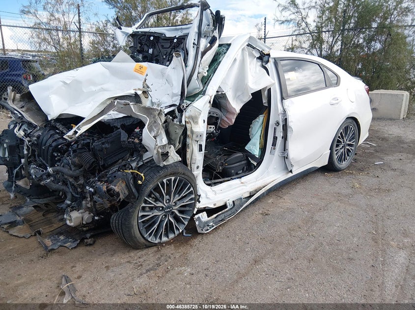 2024 Kia Forte Gt-Line, Biohazard, IAAI, VIN 3KPF54AD6RE718824 — photo 2
