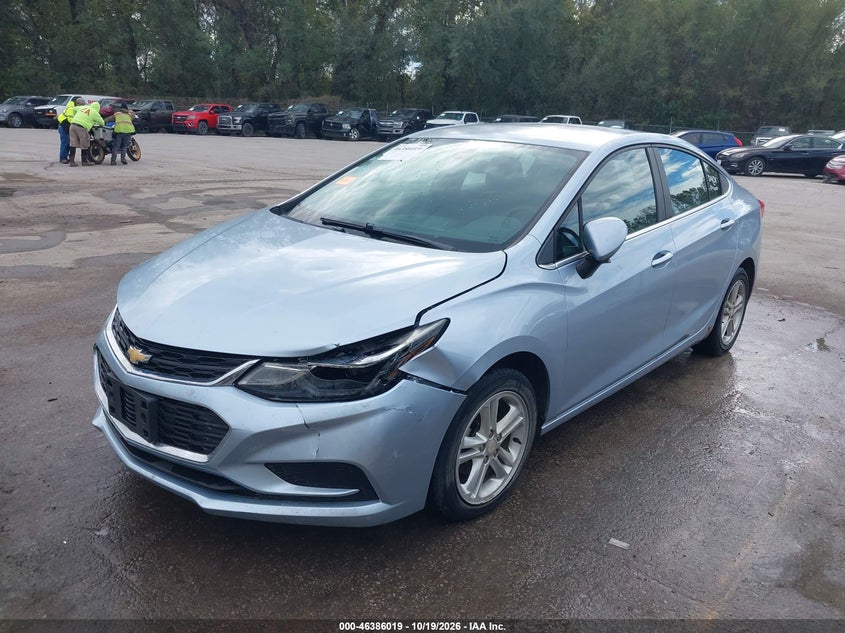 2017 Chevrolet Cruze Lt Auto, Left Front, IAAI, VIN 1G1BE5SM5H7158109 — photo 2