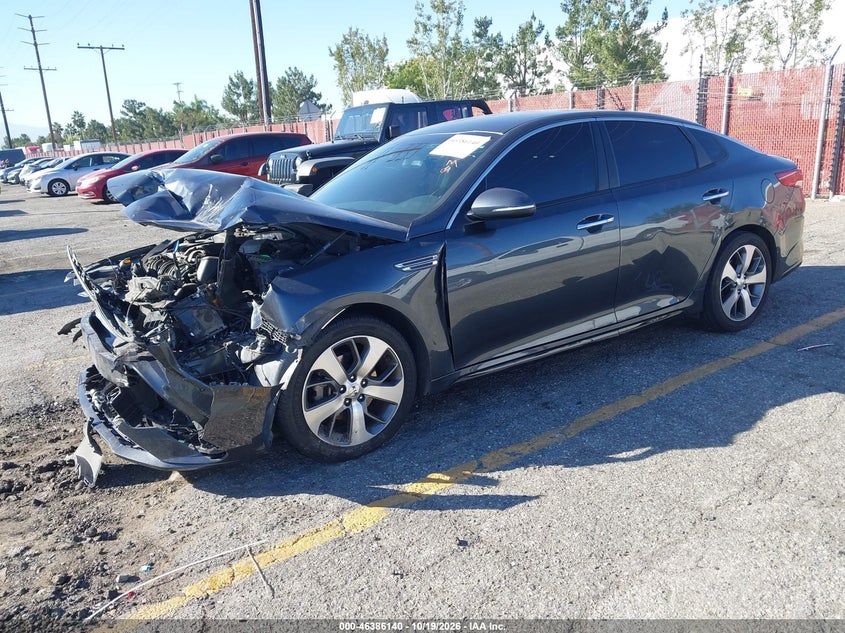 2020 Kia Optima S, Front End, IAAI, VIN 5XXGT4L31LG406326 — photo 2
