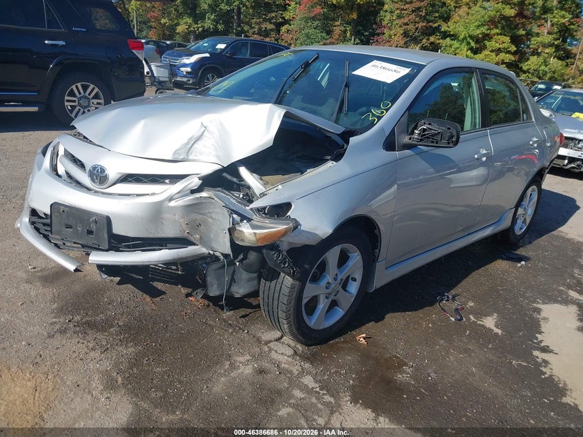 Vin: 2t1bu4ee2dc110925, lot: 46887033, toyota corolla s 20132