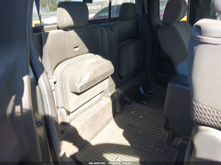2005 NISSAN FRONTIER SE · Photo 8
