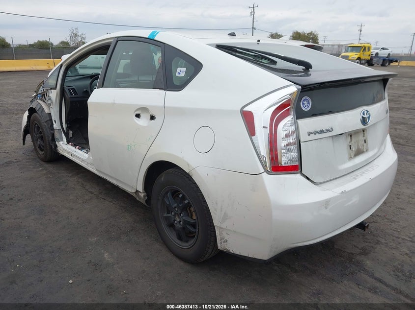 Vin: jtdkn3du7f0470690, lot: 46887760, toyota prius two 20153