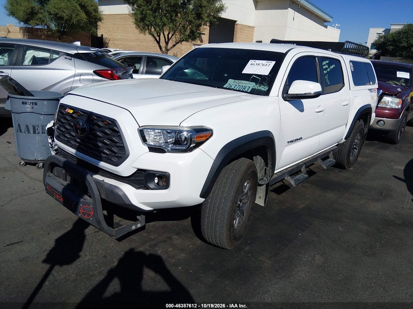 2021 Toyota Tacoma Trd Off-Road, Right Front, IAAI, VIN 3TMCZ5AN0MM384018 — photo 2