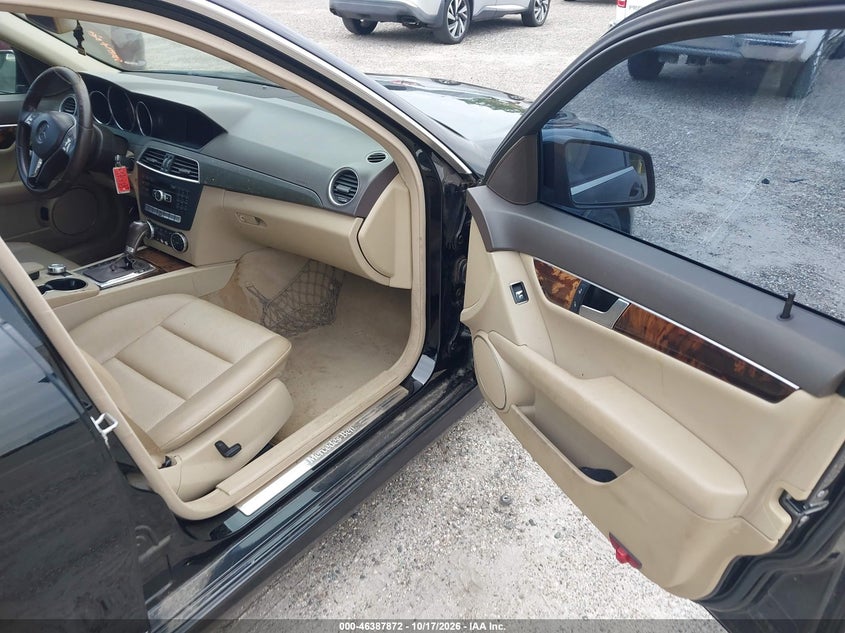 2013 MERCEDES-BENZ C 250 SPORT · Фото 5
