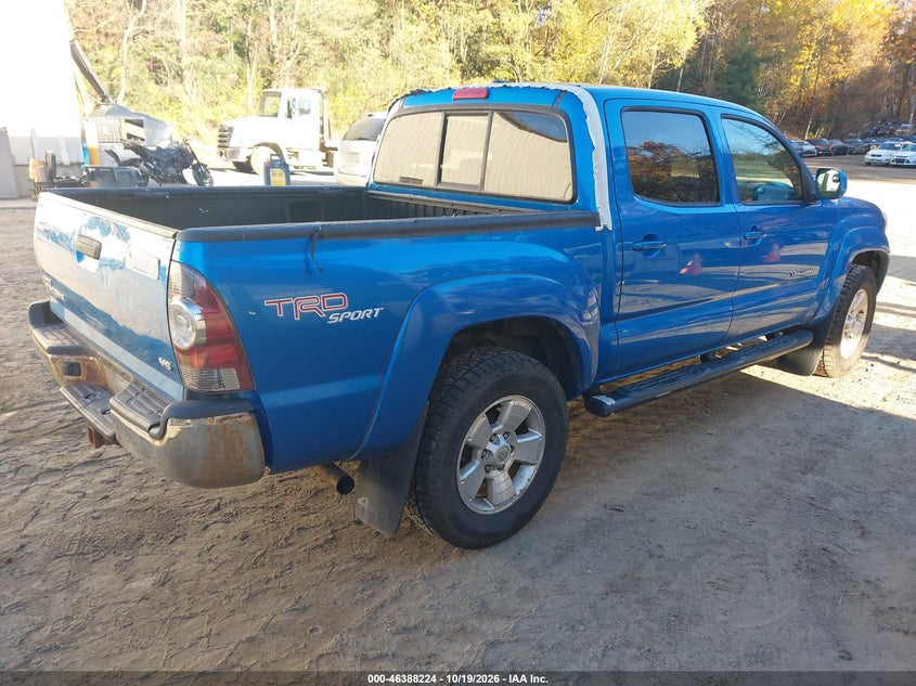 2011 TOYOTA TACOMA BASE V6 · Фото 4