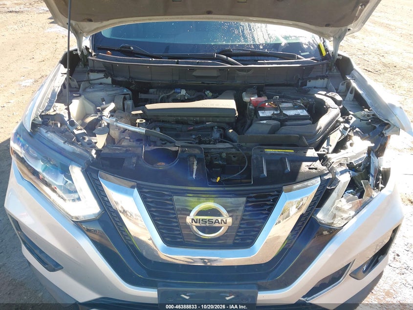 2017 NISSAN ROGUE SL · Photo 10