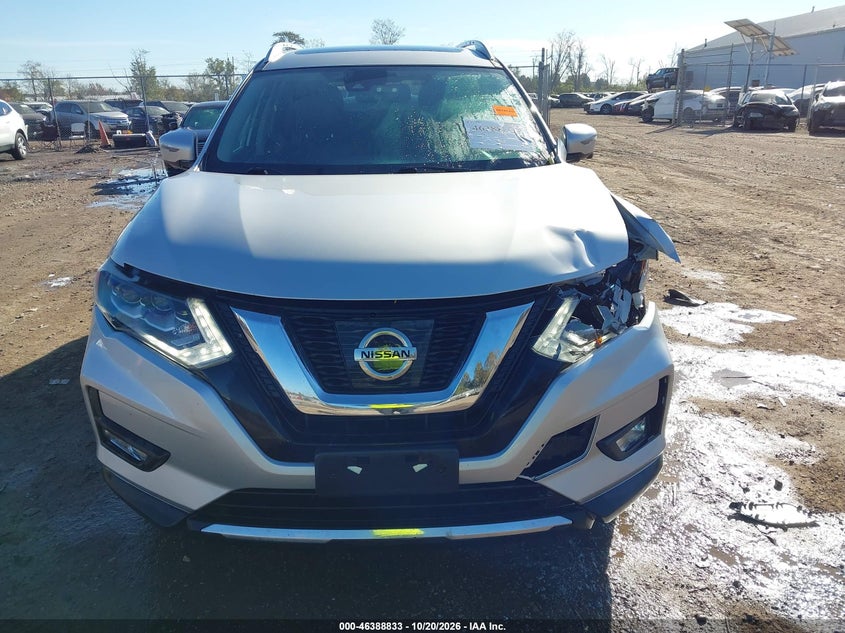 2017 NISSAN ROGUE SL · Photo 12
