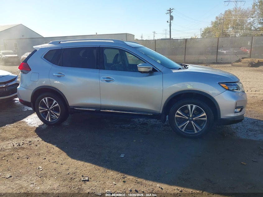 2017 NISSAN ROGUE SL · Photo 13