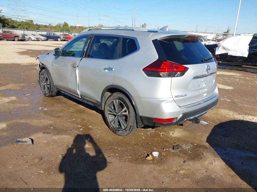 2017 NISSAN ROGUE SL · Photo 3