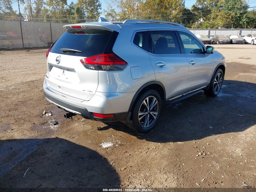 2017 NISSAN ROGUE SL · Photo 4