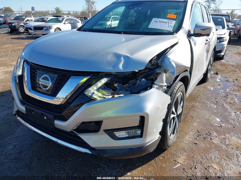 2017 NISSAN ROGUE SL · Photo 6