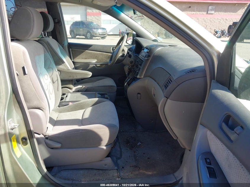 TOYOTA SIENNA