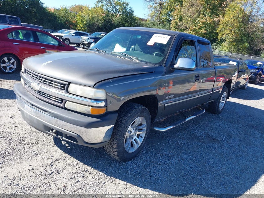 2002 Chevrolet Silverado 1500 Ls, Left & Right Side, IAAI, VIN 2GCEK19T221268462 — photo 2