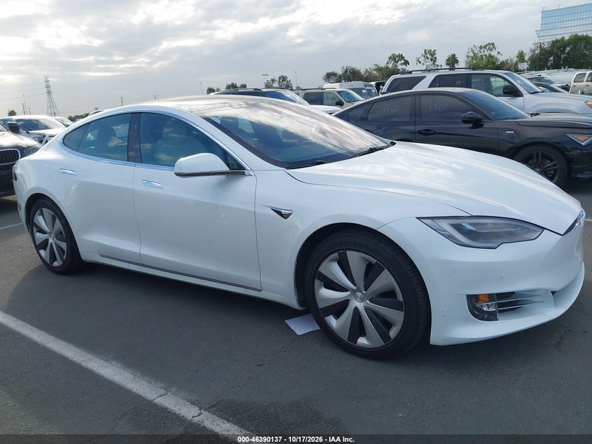 TESLA MODEL S - zdjęcie 13