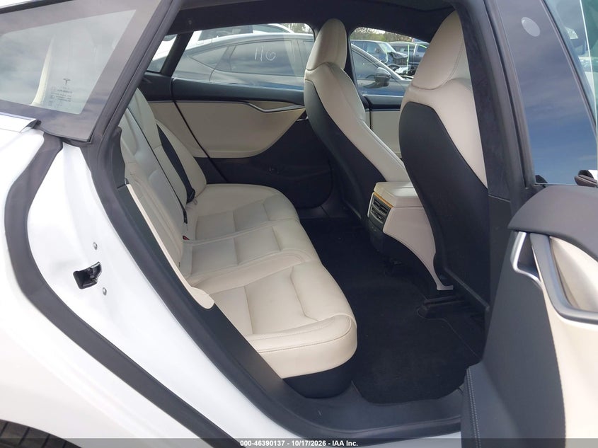 TESLA MODEL S - zdjęcie 8