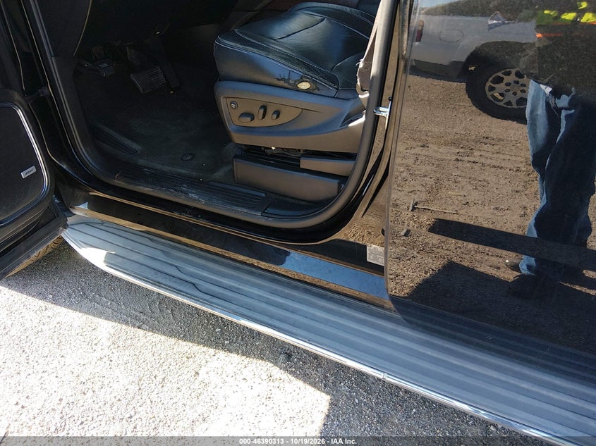 2015 GMC YUKON XL 1500 SLE · Photo 19