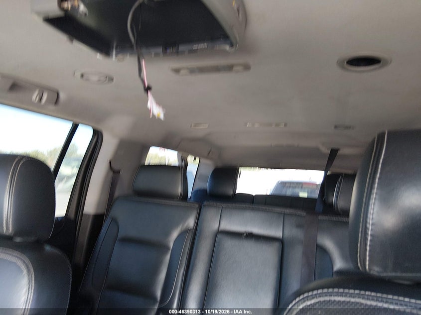 2015 GMC YUKON XL 1500 SLE · Photo 21