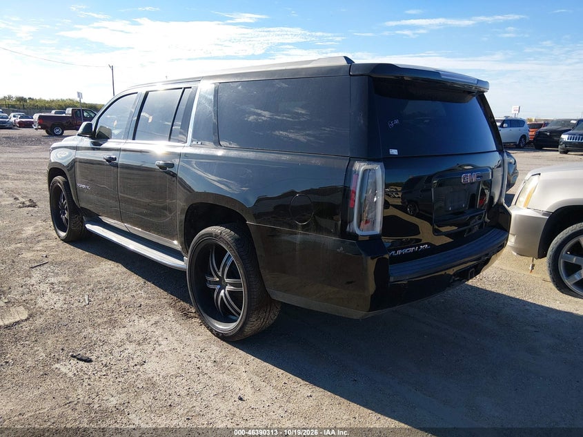 2015 GMC YUKON XL 1500 SLE · Photo 3