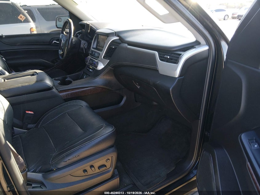 2015 GMC YUKON XL 1500 SLE · Photo 5