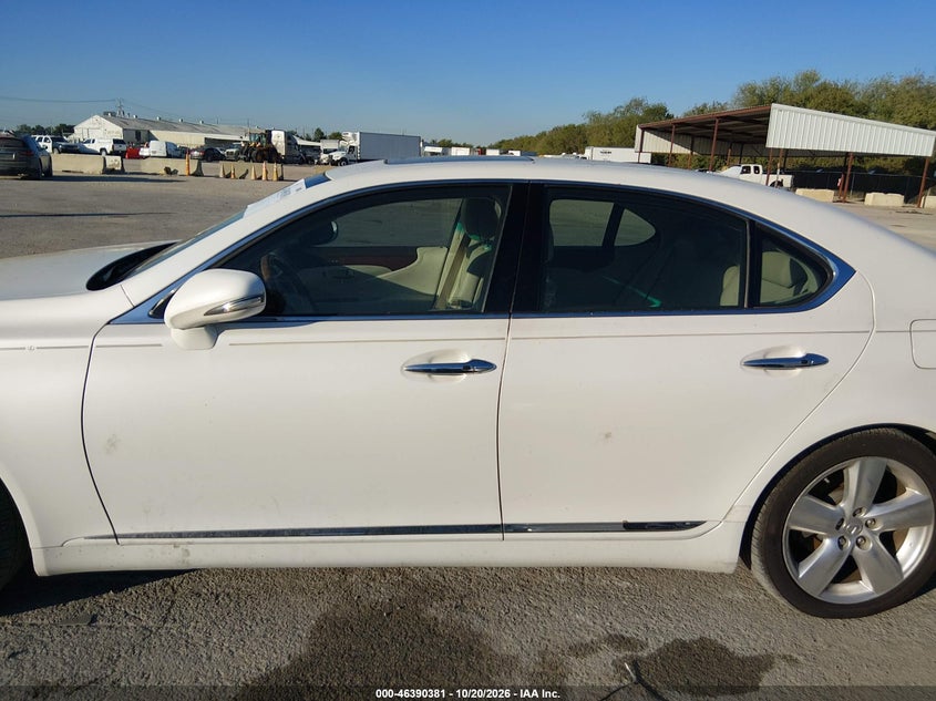 2011 LEXUS LS 460 · Фото 14