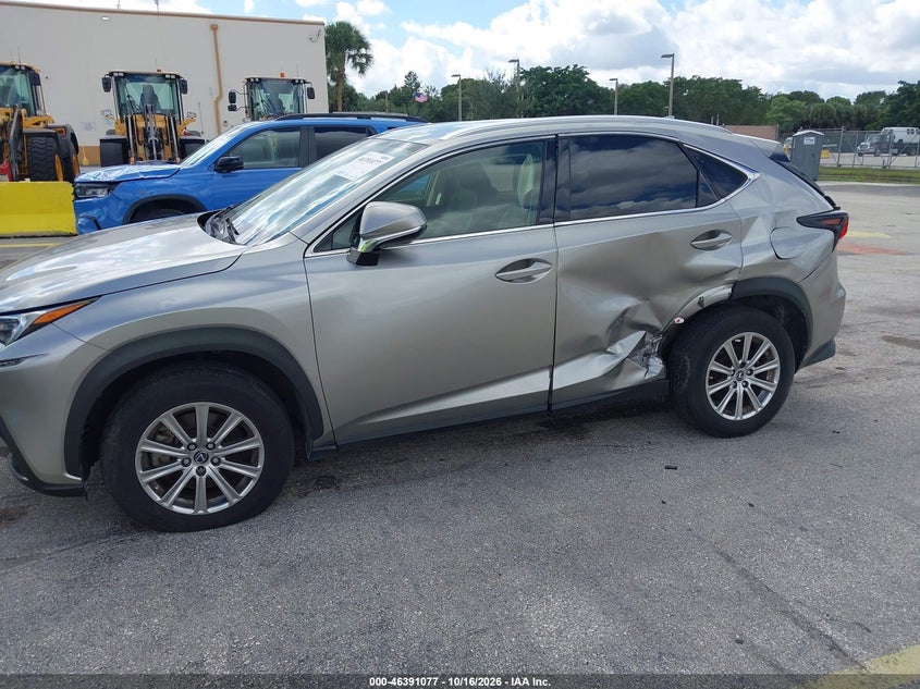 2020 LEXUS NX 300 · Фото 6