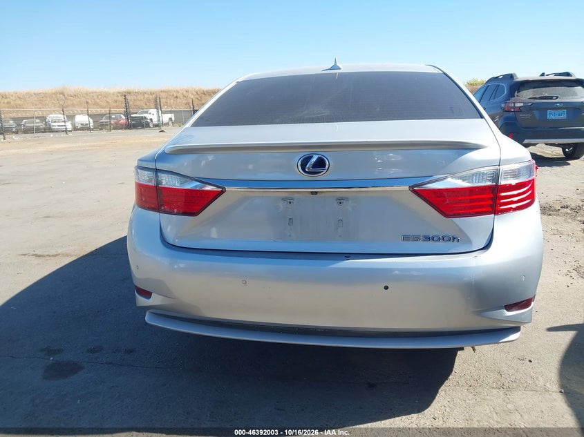 2014 LEXUS ES 300H · Фото 16