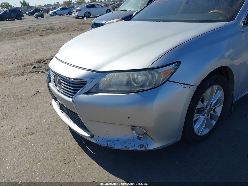2014 LEXUS ES 300H · Фото 6