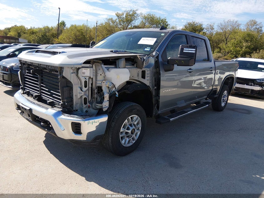2026 CHEVROLET SILVERADO 2500 HD , STANDARD BED, LT, 4WD · Photo 2