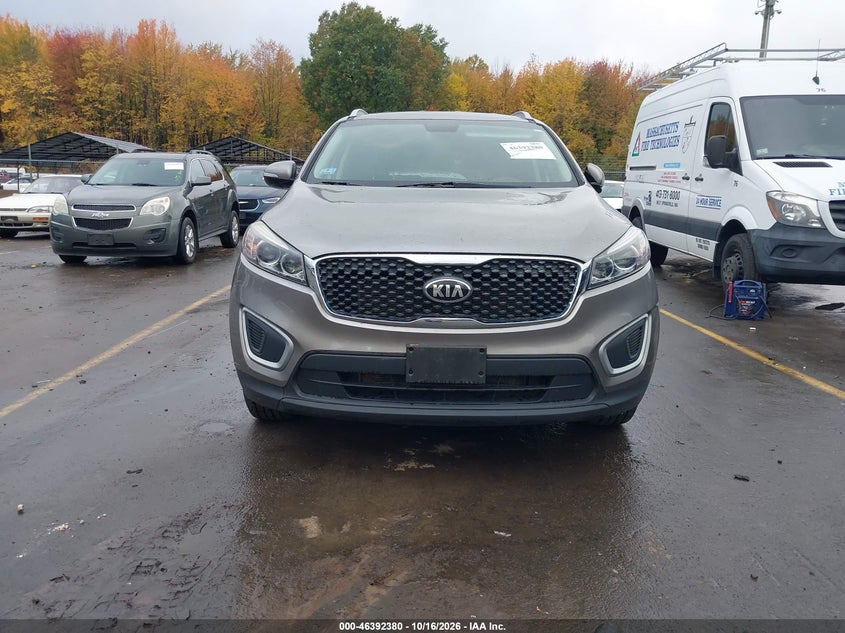 2018 KIA SORENTO 2.4L LX · Photo 12