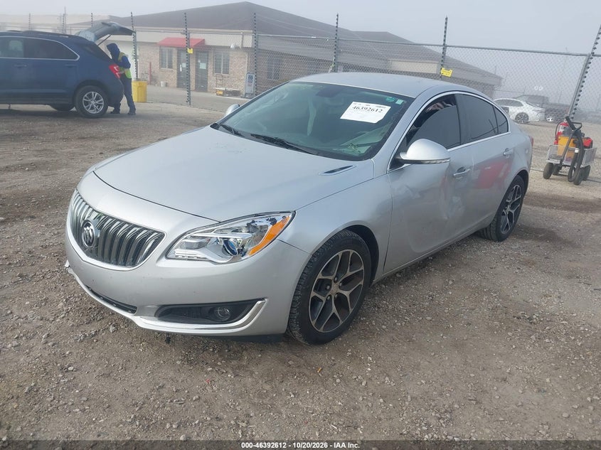 2017 Buick Regal Turbo Sport Touring, Front End, IAAI, VIN 2G4GL5EX4H9190665 — photo 2