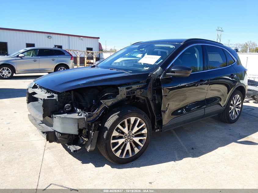 2021 Ford Escape Titanium, Front End, IAAI, VIN 1FMCU9J95MUA58022 — photo 2