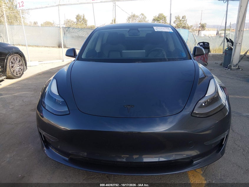 TESLA MODEL 3 - zdjęcie 13