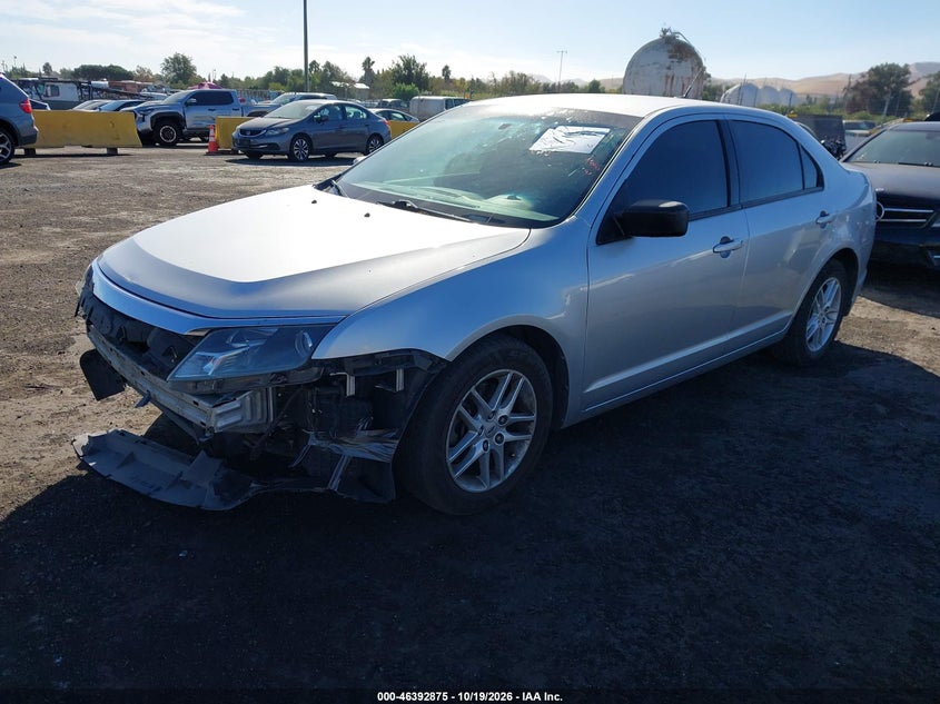 2012 Ford Fusion S, Удар спереди, IAAI, VIN 3FAHP0GA3CR334692 — фото 2